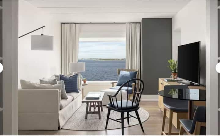 Spacious Suite W/ Living Area | Scenic Resort - Newport, RI