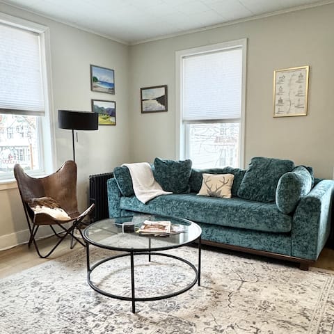 Top Airbnb: Cozy Uptown Getaway in Kingston