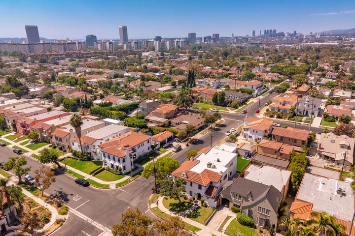Modern 5 Bedroom Duplex in La Brea Area gallery image 5