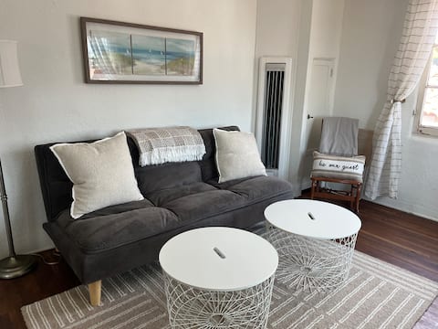 Top performing Airbnb: Charming Ole Hanson Guest House in San Clemente