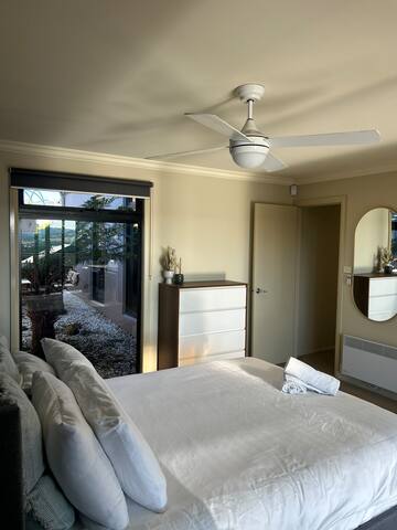 Sunset Escape gallery image 5