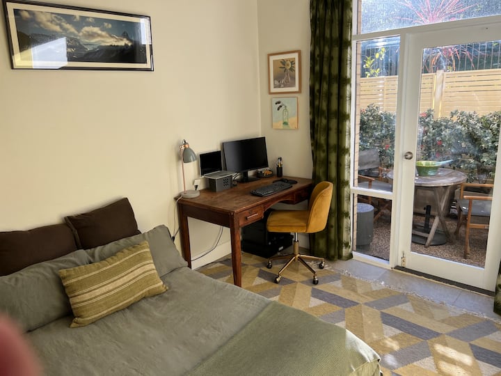 غرفة النوم 2