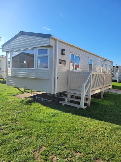 Seaview Caravan F4