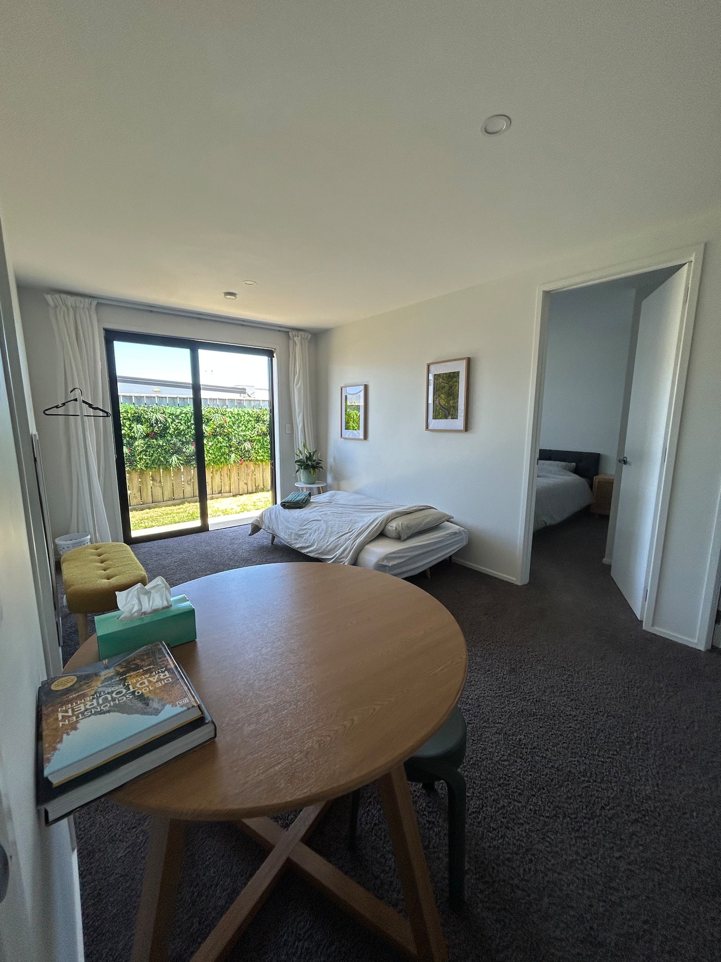 Comfortable & Quiet In Taranaki 5