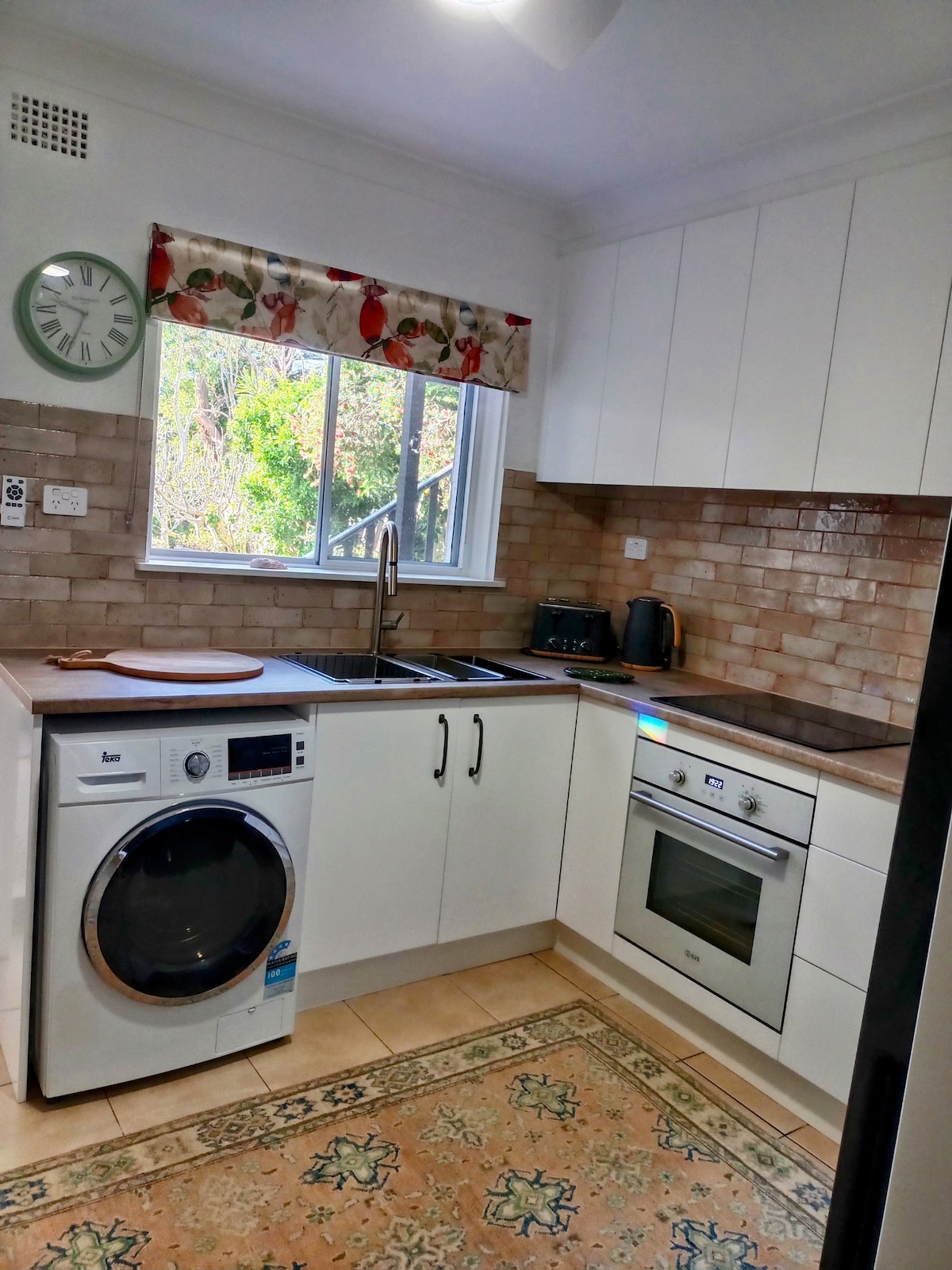 Top Airbnb: Eclectic funky studio apt with  salt water pool in Kiama