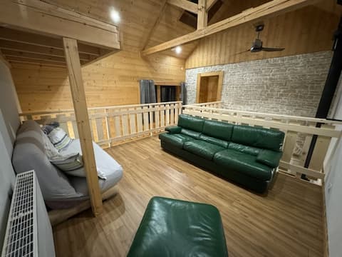 Airbnb performant: 8 Guests|969ft² cottage|PetsOk|WiFi|Dryer|Parking à Doubs