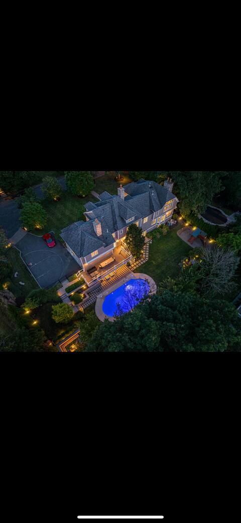 Bespoke Estate A Haven of Refined Luxury and Style