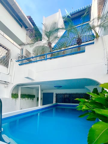 曼谷市中心素坤逸4卧 泳池别墅，步行可到Terminal21 , nana ,Asok gallery image 2