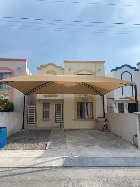 Beautiful house in a private community with 3 bedrooms.