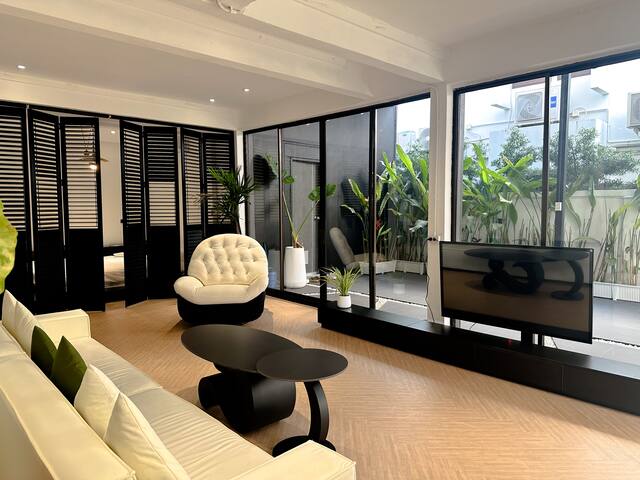 曼谷市中心素坤逸四卧别墅，牛仔街附近，双层别墅不怕地震，周围无高楼 gallery image 2