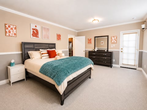 Spacious 3BR w/ Large Backyard | Near SF & OAK