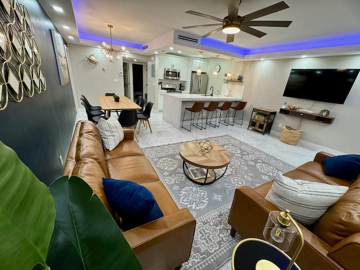 3br/2ba - 1 Block From The Beach! Newly Renovated - Fort Lauderdale, FL