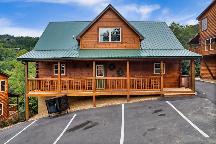 2 Mi To Parkway W/ Theatre Gameroom Bbq Hottub - Pigeon Forge, TN