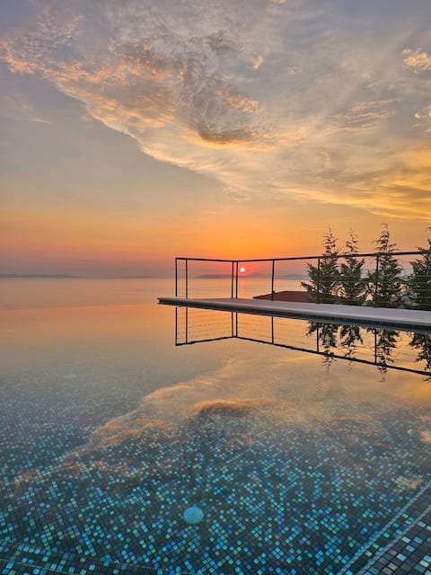 Luxury Villa White with heated Pool, Croatia