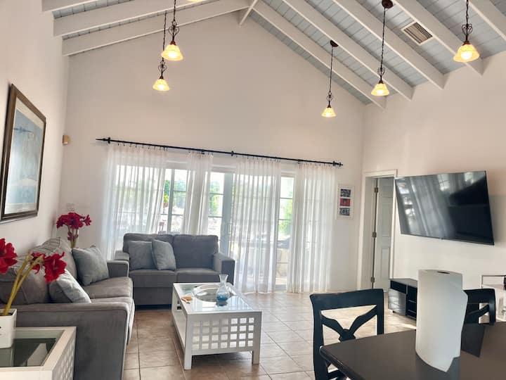 Waterfront 3-bedrooms Villa In Providenciales - Islas Turcas y Caicos