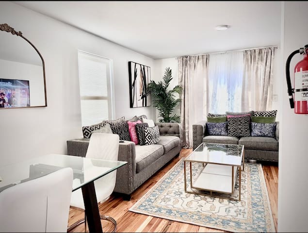 Ridgewood Luxury 3 KINGS by EWR 4 mins W parking