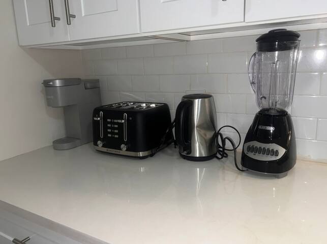 Ridgewood Luxury 3 KINGS by EWR 4 mins W parking gallery image 5