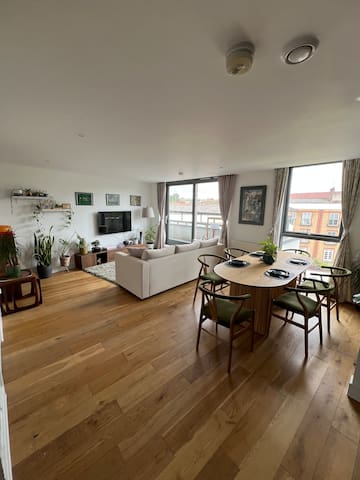 Vibrant Islington Flat