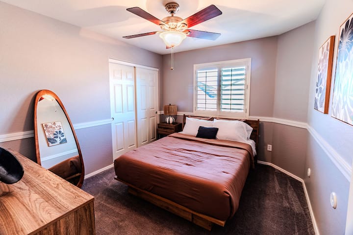 Krevat dopio "queen".