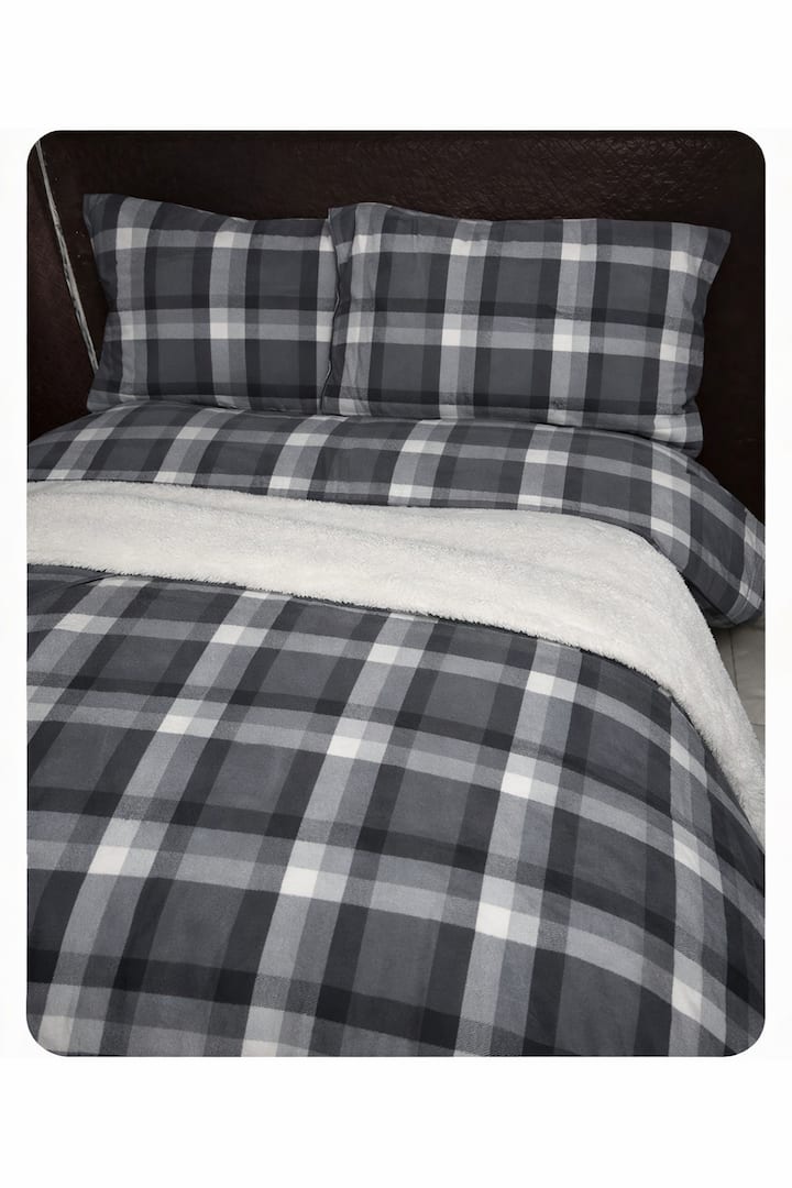 Imazhi 1 i Dhomë në Alameda, në qendër të qytetit, e rehatshme.