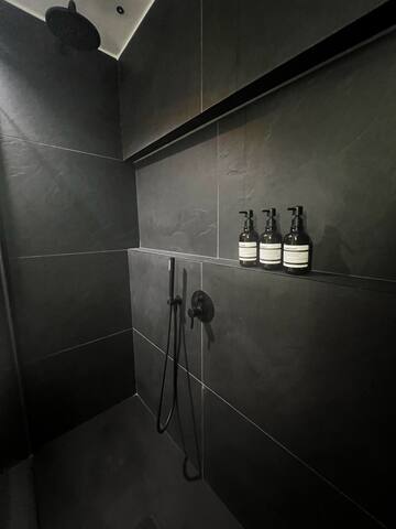 2 connected apartments ( 4 rooms + living room) gallery image 5