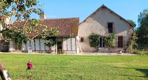 Charming cottage in Sologne, 8/10 people.