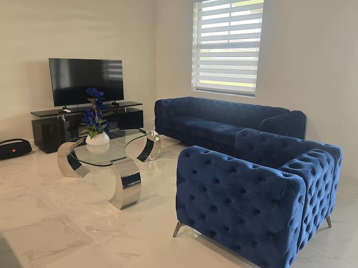 Luxury House In Homestead - Homestead, FL