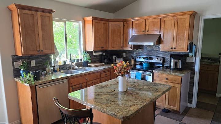 Your Comfortable Stay In Salt Lake Valley - West Jordan, UT