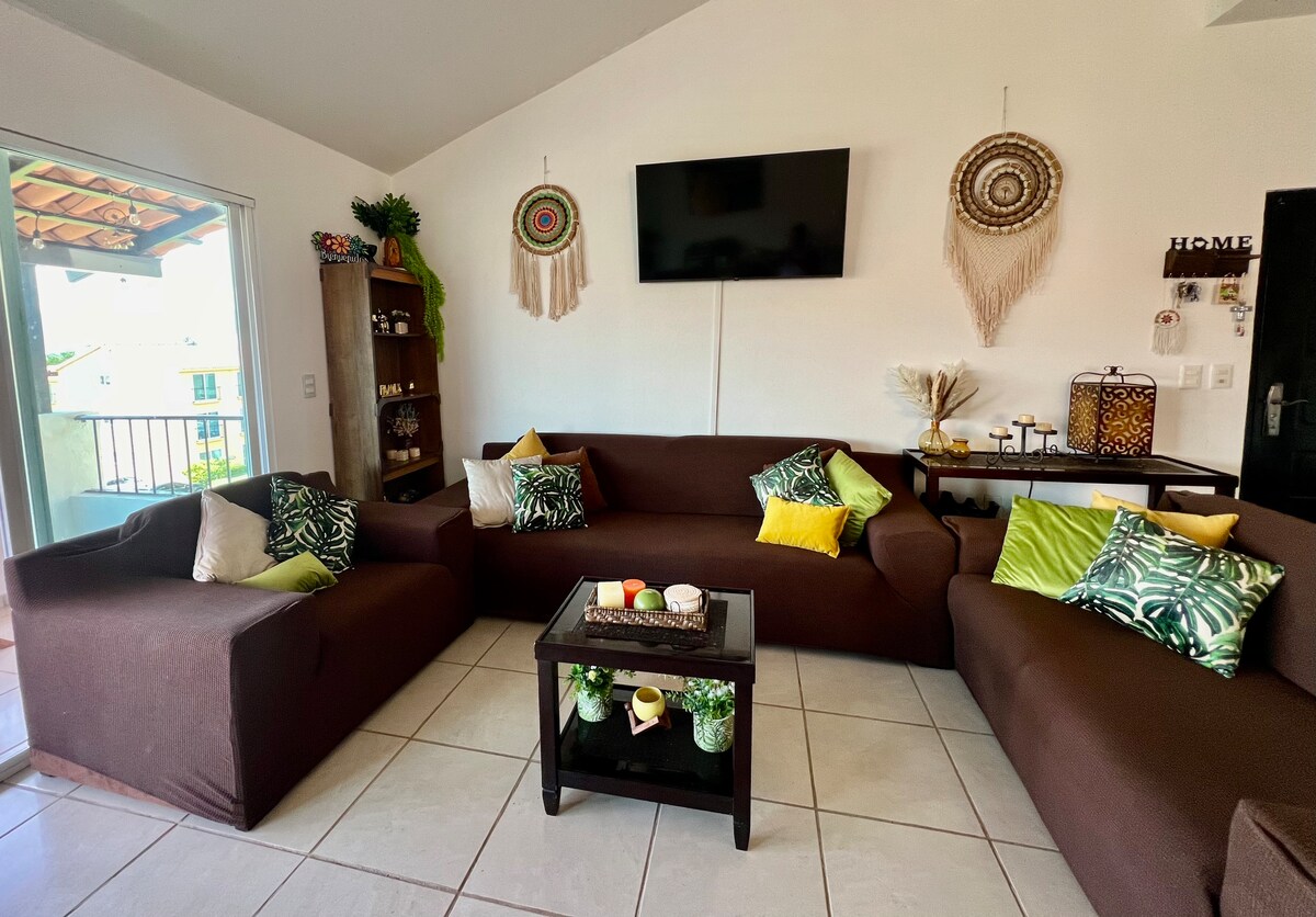 Successful Airbnb property: Luxury apartment with lake view in Chantepec (El Chante)