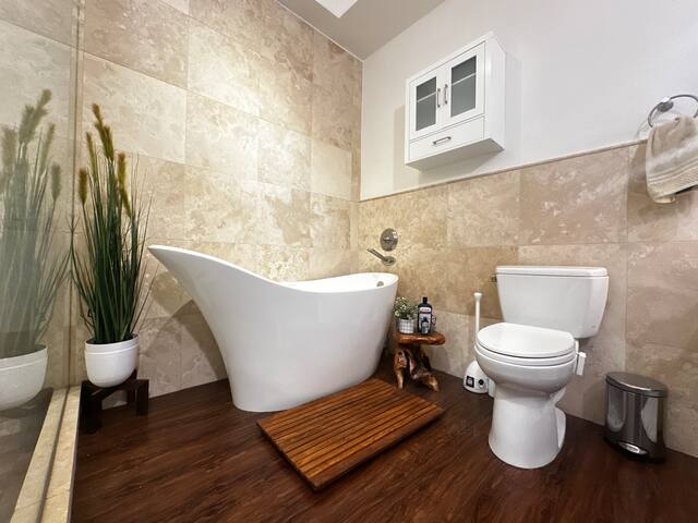 HEART of Downtown Denver! 2min walk Union Station! gallery image 2