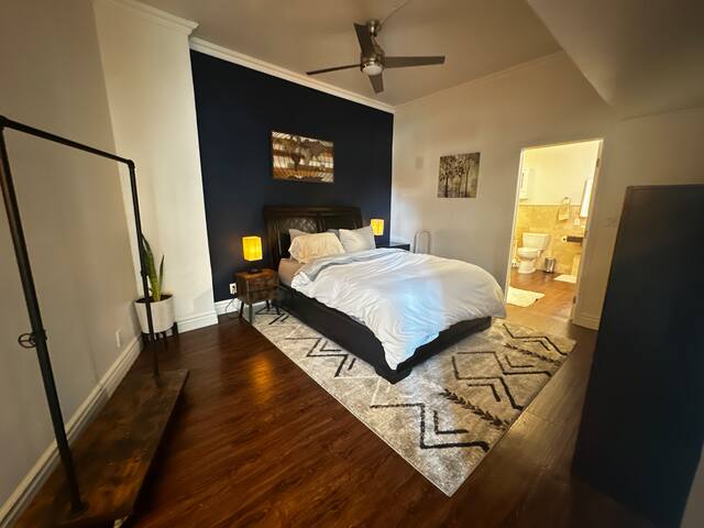 HEART of Downtown Denver! 2min walk Union Station! gallery image 4