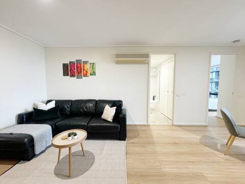 Successful Airbnb property: Southbank Apartment - Incl. Indoor Parking Onsite in Southbank
