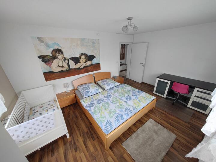 1,80 მ სიგანის საწოლი და საწოლი