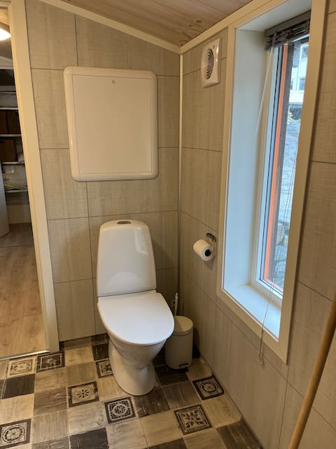 Popular Airbnb listing: Cozy studio apartment with electric car charging included in Ullensvang