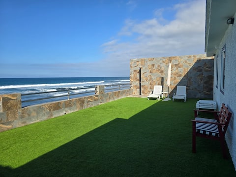 Casa Andrea-Ocean front Paradise with local charm