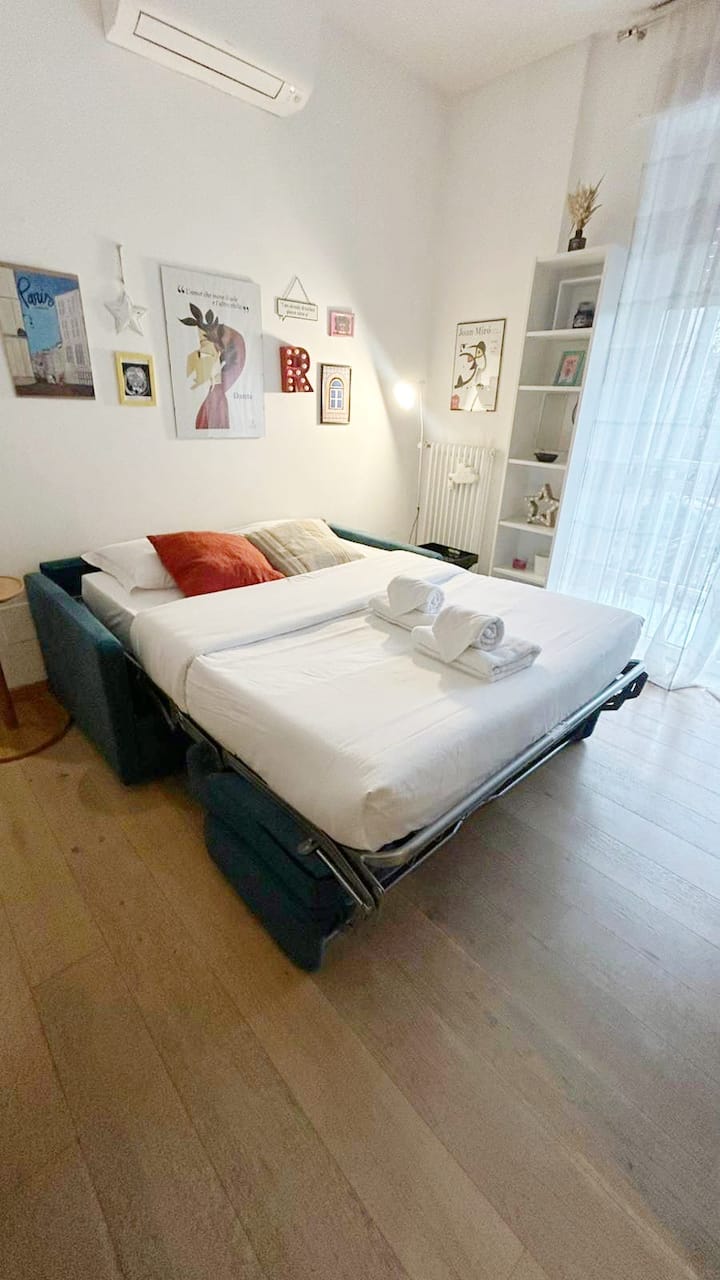 Casa Luna Blu (Tortona/ Solari/ Navigli) - Milán