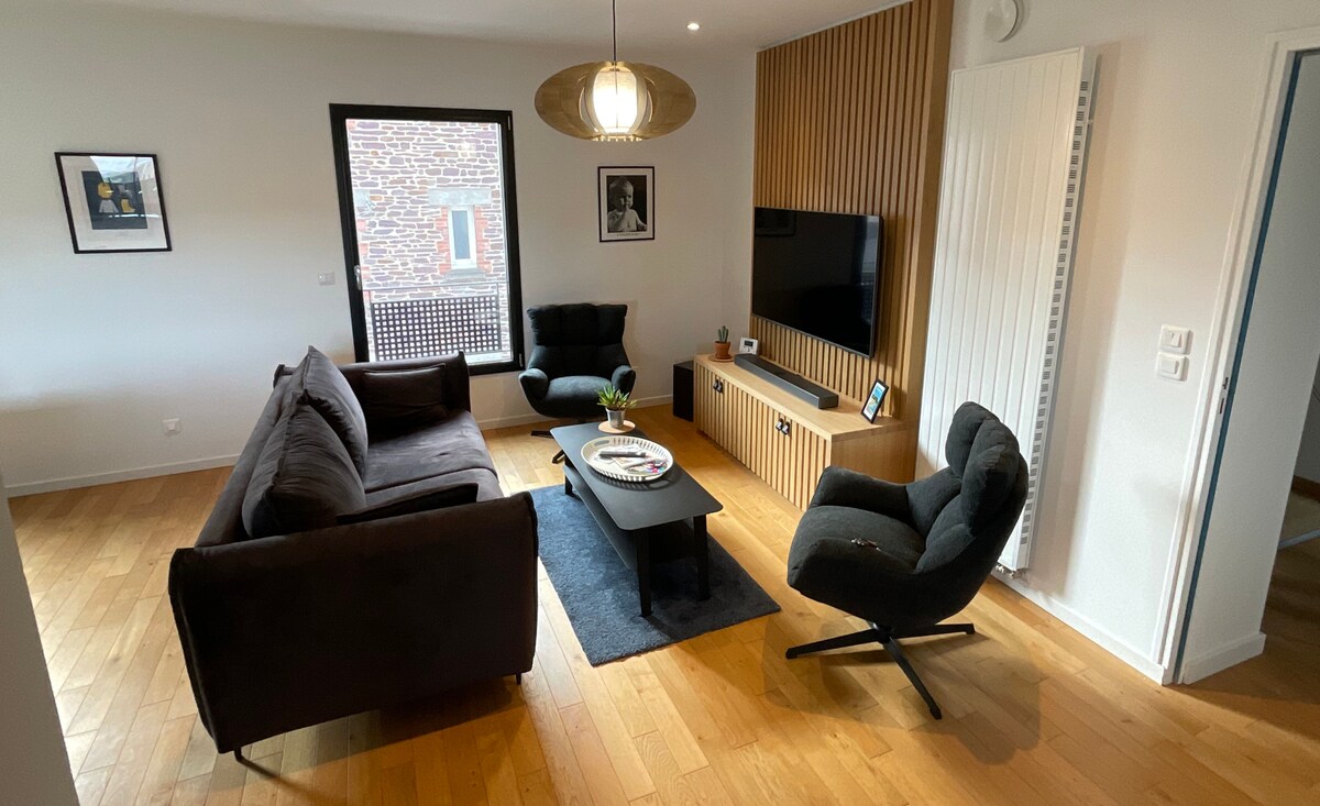 Propriété Airbnb réussie: 200 m2 townhouse "Le Petit Paris" à Thabor Saint Hélier Alphonse Guérin