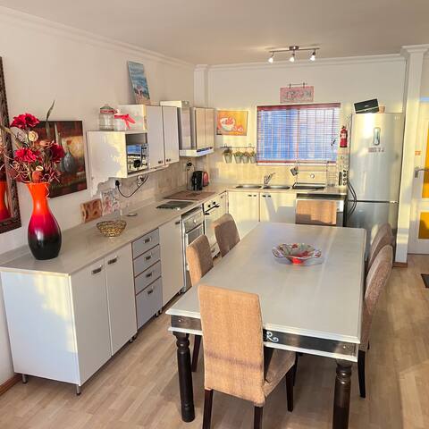 Sea views & Golden sunsets gallery image 5