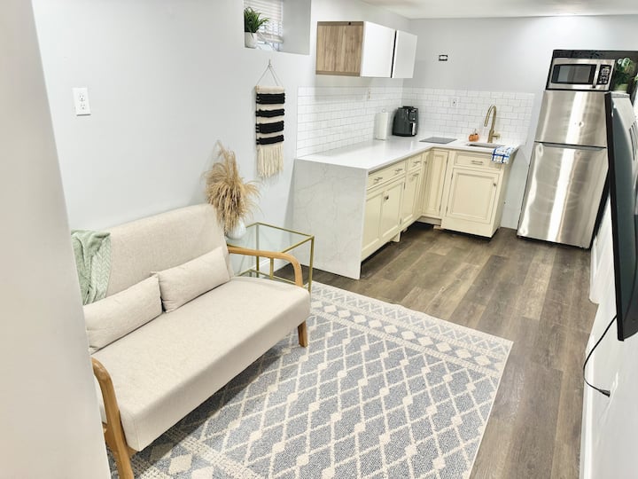 Small Yet Cozy Home! Free Parking & Laundry - エリザベス, NJ