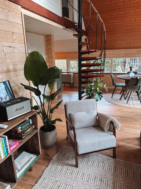 Cabin George - 4-person forest cottage with hot tub