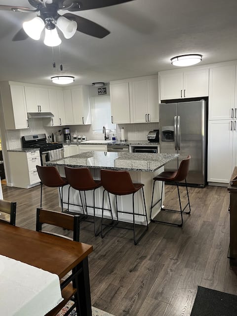 Cozy Renovated Ranch, 3 Bed, 1.5 Bath