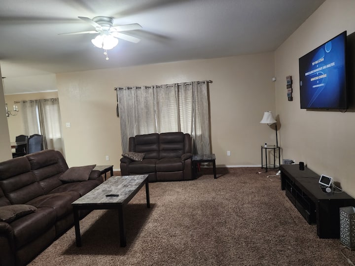 Charming 4-bedroom Bungalow - Killeen, TX