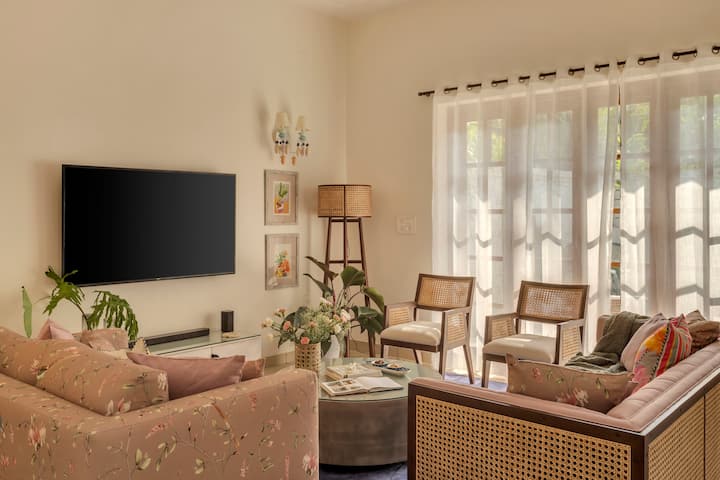 Living room image 2