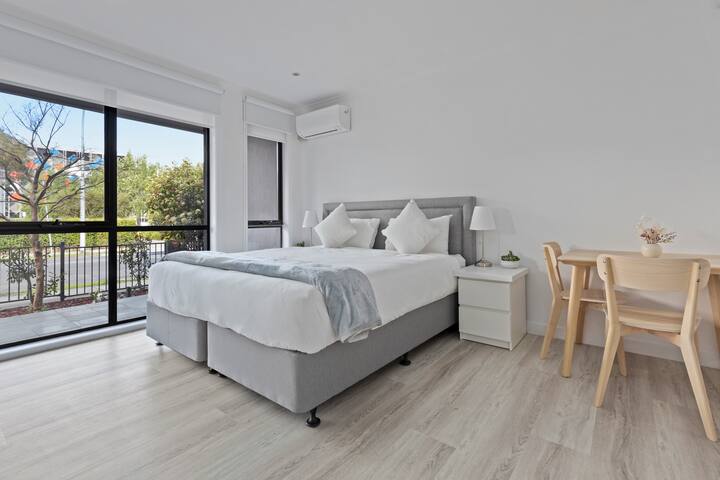 Urban Retreat in Footscray.22 gallery image 3