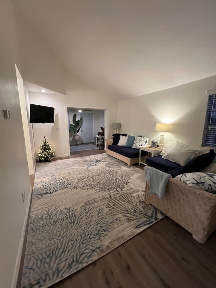 Beach Style Villa Near 
Dunedin &
Honeymoon Island - Dunedin, FL