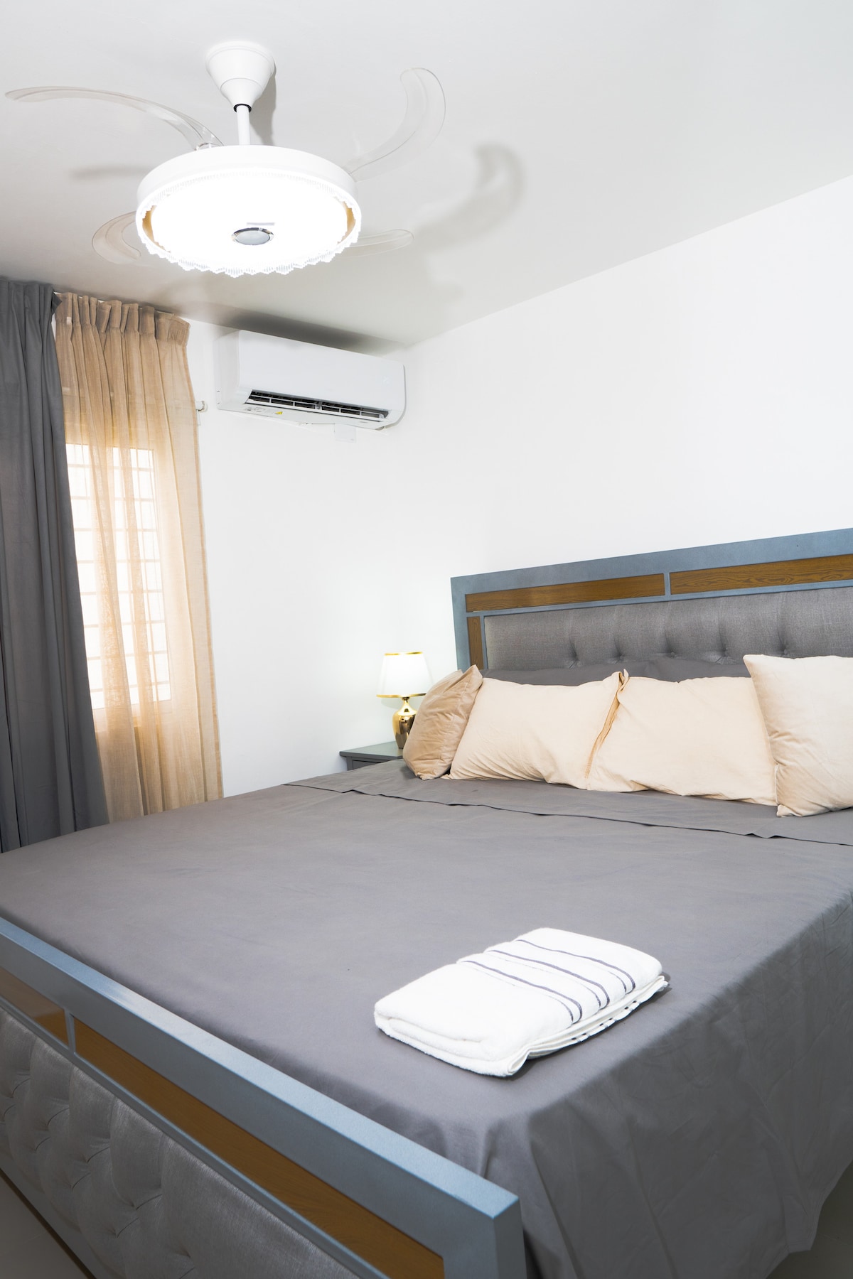 غرفة النوم 1