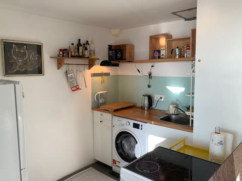 Popular Airbnb listing: "cloud nest" downtown in Schwanthalerhöhe