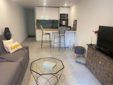 Annonce Airbnb populaire: Charming studio with garden in St-Raphaël à Saint Raphaël
