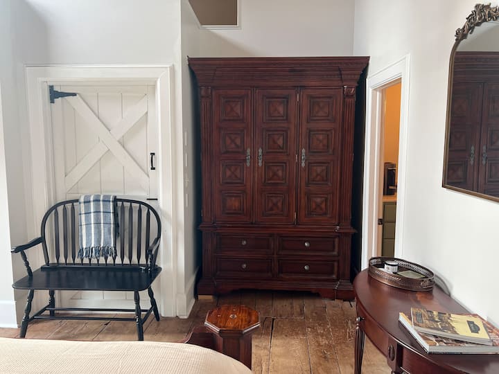 Historic Carriage House - Belfast, ME