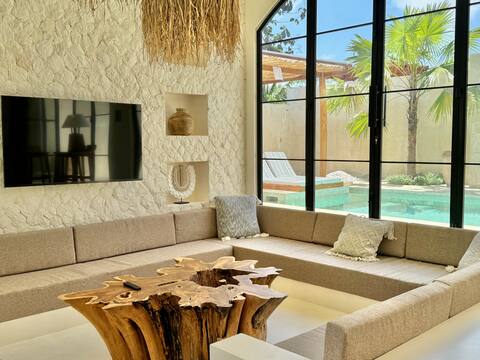 Tropical Oasis Villa